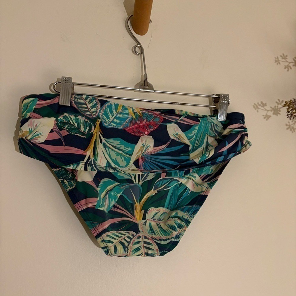 Bleu Rod Beattie tropical bikini top + Sarong Hipster Bikini Bottoms $160 - Picture 4 of 7